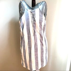 Le Lis Sz Large striped lace up dress